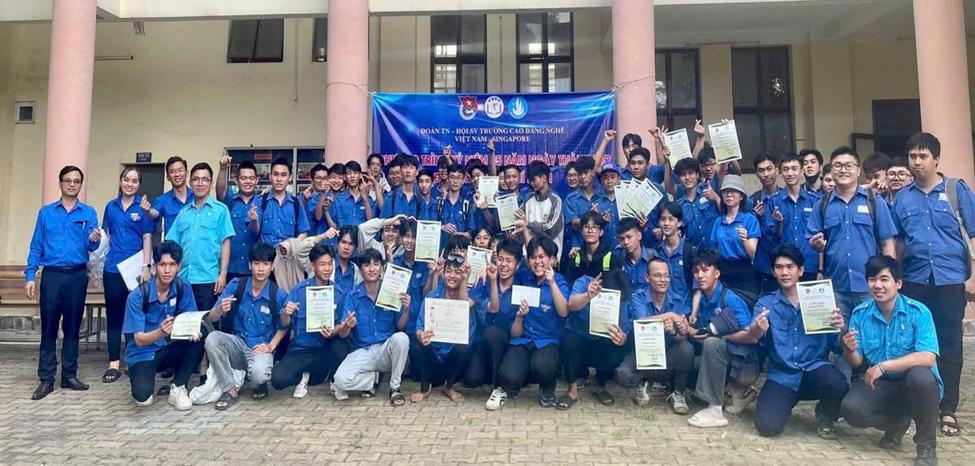 z7685778927317_b8ac21821876f59eab1bcd72168fd69e